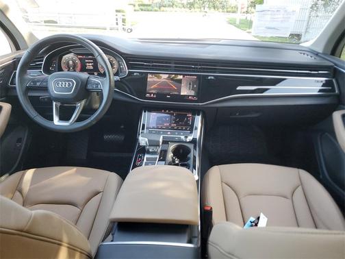 2025 Audi Q7 55 Premium Plus