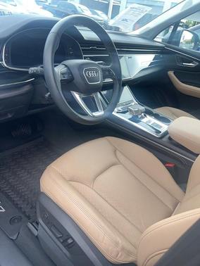 2025 Audi Q7 55 Premium Plus