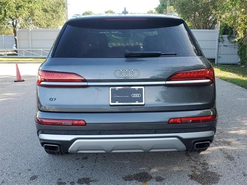 2025 Audi Q7 55 Premium Plus