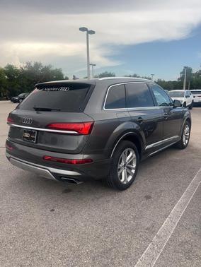 2025 Audi Q7 55 Premium Plus