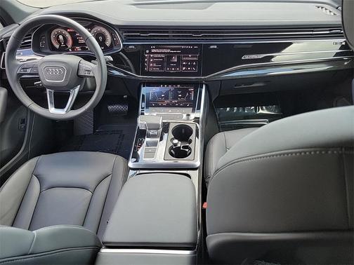 2025 Audi Q7 55 Premium