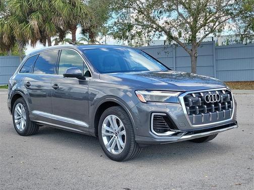 2025 Audi Q7 55 Premium