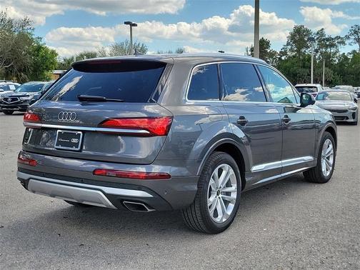 2025 Audi Q7 55 Premium