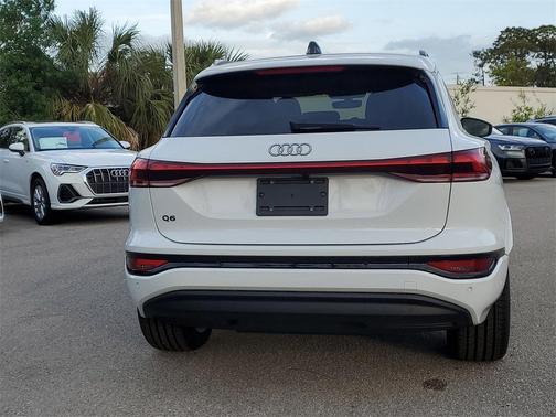 2025 Audi Q6 e-tron Premium