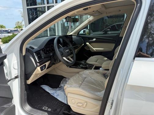 2024 Audi Q5 45 S line quattro Premium