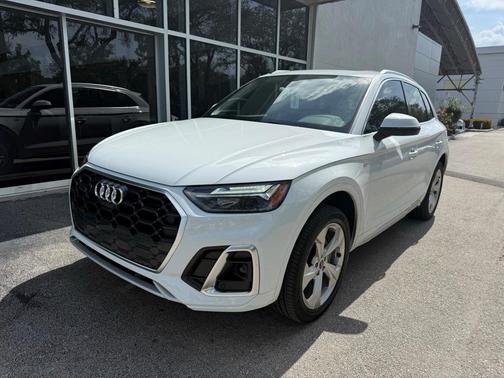 2024 Audi Q5 45 S line quattro Premium