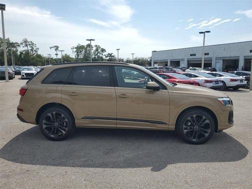 2025 Audi Q7 55 Premium