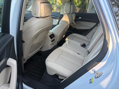 2025 Audi Q5 45 S line quattro Premium