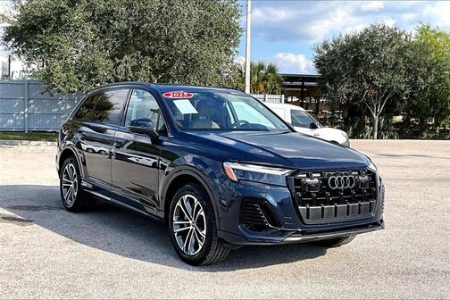 2025 Audi Q7 45 Premium Plus