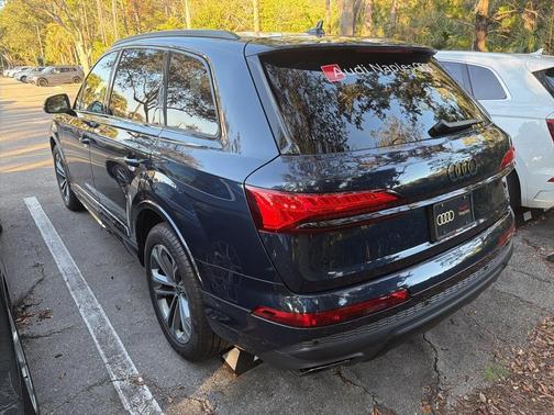 2025 Audi Q7 45 Premium Plus