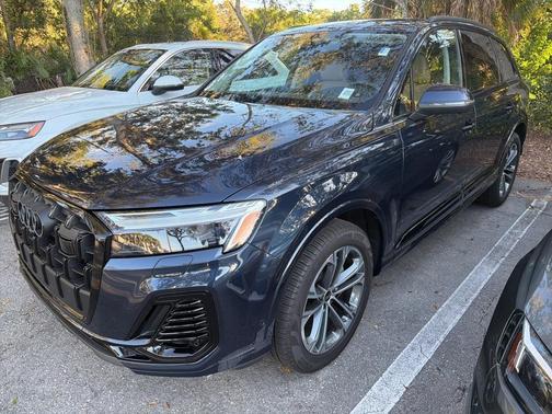 2025 Audi Q7 45 Premium Plus