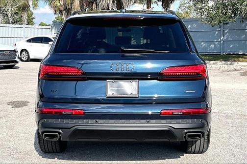 2025 Audi Q7 45 Premium Plus