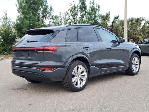 2025 Audi Q6 e-tron Premium