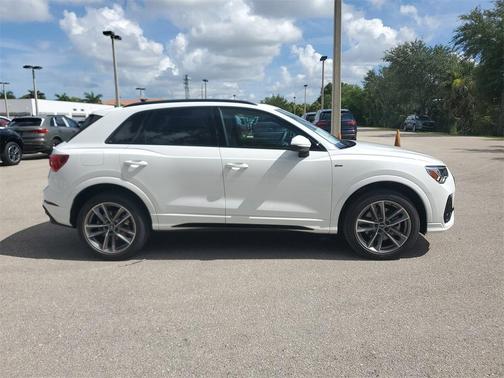 2025 Audi Q3 45 S line Premium