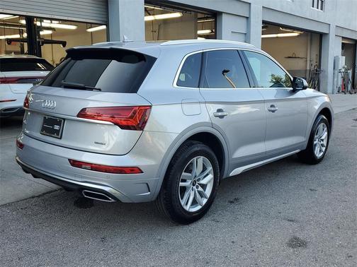 2022 Audi Q5 45 S line quattro Premium