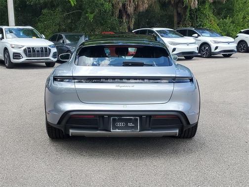 2024 Porsche Taycan Cross Turismo 4
