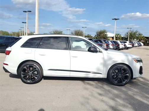 2025 Audi Q7 55 Premium