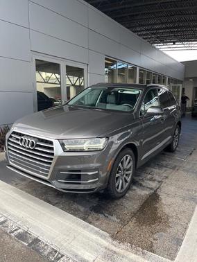 2019 Audi Q7 55 Premium Plus