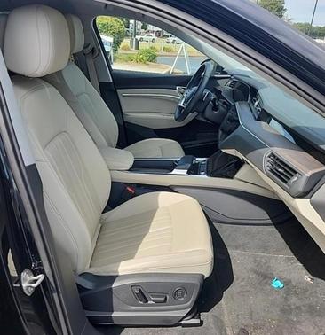 2024 Audi Q8 e-tron Premium