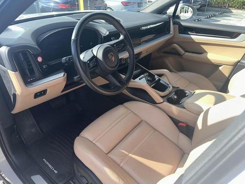 2024 Porsche Cayenne AWD