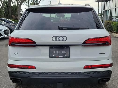 2025 Audi Q7 55 Premium