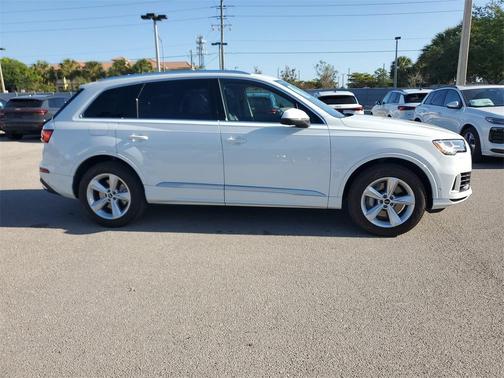 2022 Audi Q7 55 Premium