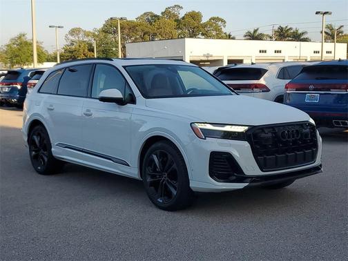 2025 Audi Q7 55 Premium