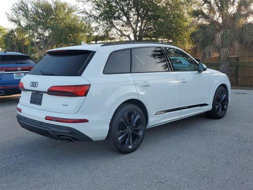2025 Audi Q7 55 Premium