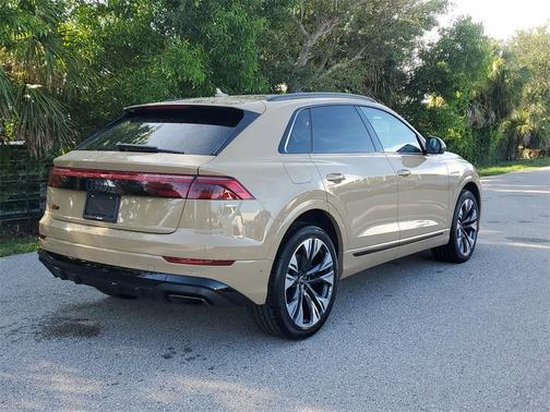 2025 Audi Q8 55 Premium
