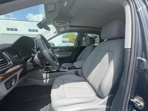 2025 Audi Q5 40 Premium
