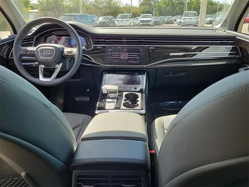 2025 Audi Q7 55 Premium Plus