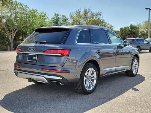 2025 Audi Q7 55 Premium Plus