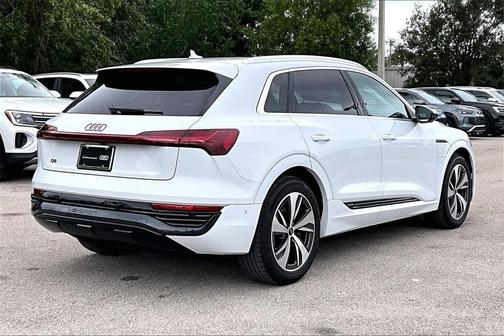 2024 Audi Q8 e-tron Premium