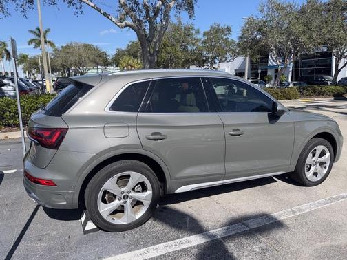 2025 Audi Q5 45 S line quattro Premium