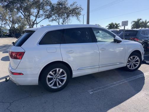 2019 Audi Q7 55 Premium
