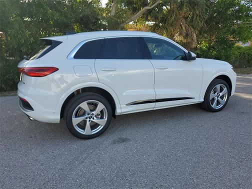 2025 Audi Q5 2.0T quattro Premium