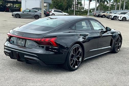 2026 Audi RS e-tron GT 