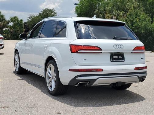 2025 Audi Q7 55 Premium