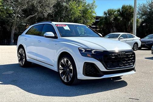2025 Audi Q8 55 Premium