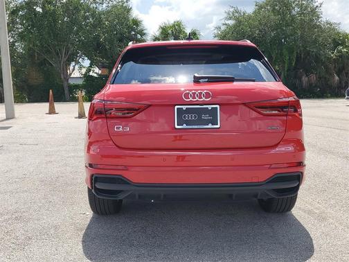 2025 Audi Q3 45 S line Premium