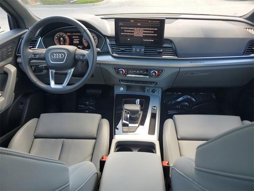 2025 Audi Q5 45 S line quattro Premium