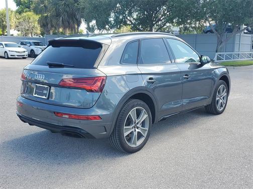 2025 Audi Q5 45 S line quattro Premium