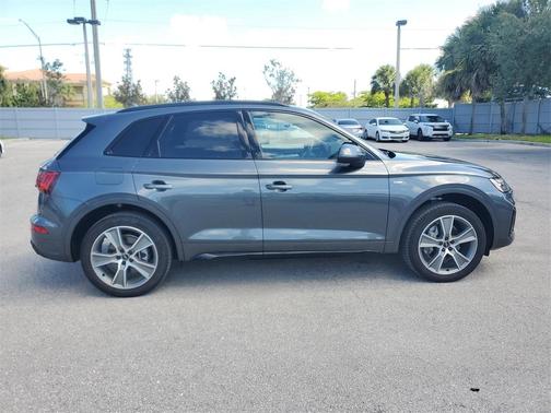 2025 Audi Q5 45 S line quattro Premium