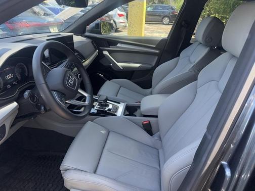 2025 Audi Q5 45 S line quattro Premium