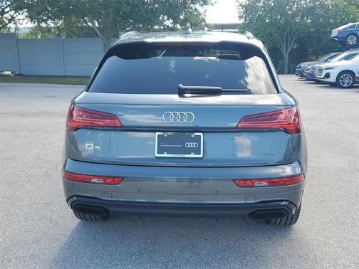 2025 Audi Q5 45 S line quattro Premium