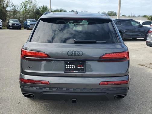 2025 Audi Q7 55 Premium