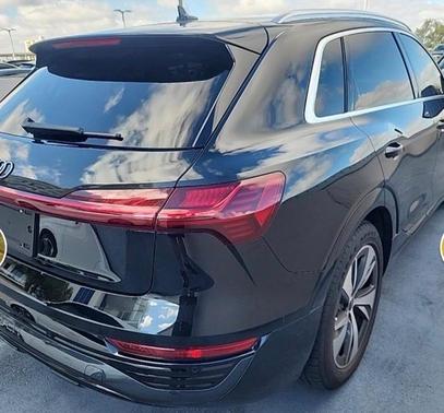 2024 Audi Q8 e-tron Premium