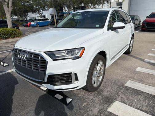 2020 Audi Q7 55 Premium Plus