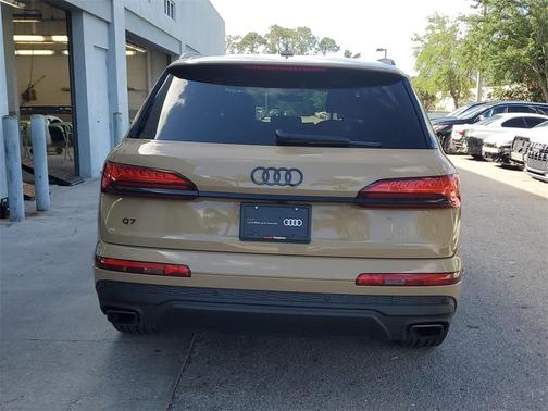 2025 Audi Q7 45 Premium Plus