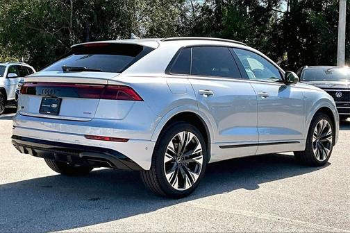 2025 Audi Q8 55 Premium